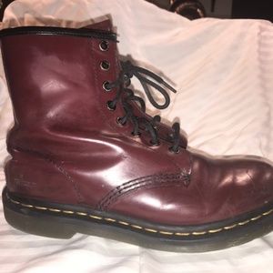Doc Marten's Well Loved Burgandy Mens boots
